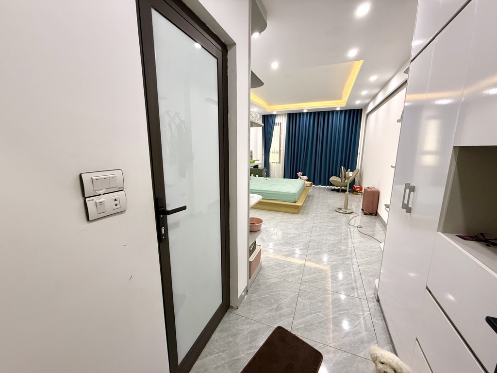 Bán nhà Định Công - diện tích 52m2 6 tầng - Ô TÔ ĐỖ CỬA - giá 15,5 tỷ