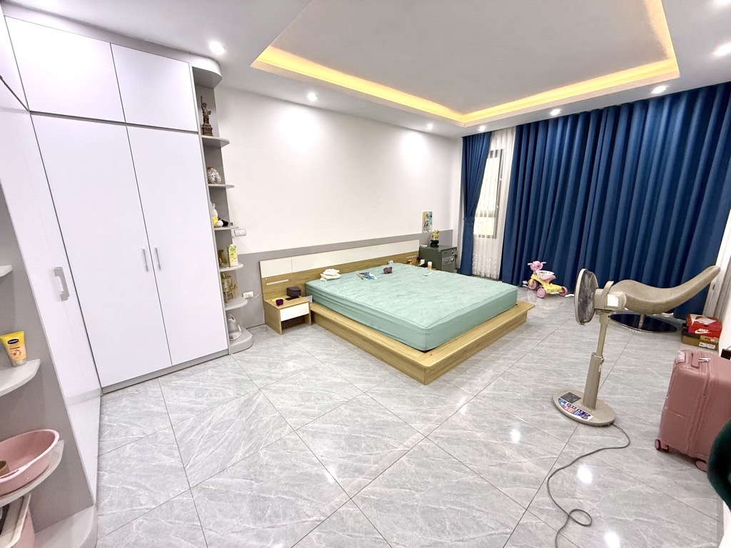 Bán nhà Định Công - diện tích 52m2 6 tầng - Ô TÔ ĐỖ CỬA - giá 15,5 tỷ