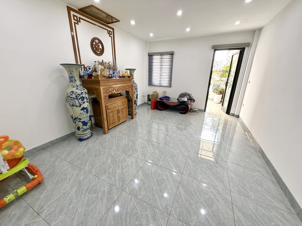 Bán nhà Định Công - diện tích 52m2 6 tầng - Ô TÔ ĐỖ CỬA - giá 15,5 tỷ