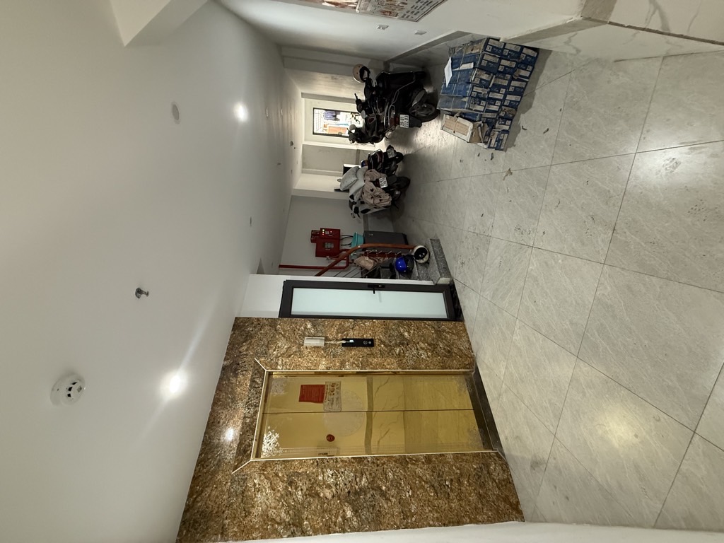 Bán nhà Hoàng Mai - diện tích 80m2 7 tầng - Mặt phố kinh doanh - giá 21,9 tỷ