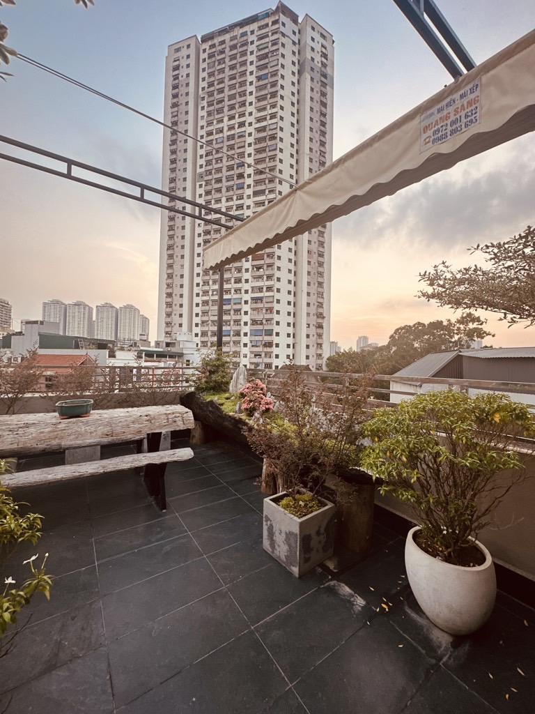 Bán nhà Bán đảo Linh Đàm - diện tích 50m2 5 tầng - ô tô hai tránh trước cửa nhà - giá 15,6 tỷ