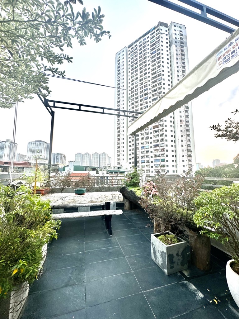 Bán nhà Bán đảo Linh Đàm - diện tích 50m2 5 tầng - ô tô hai tránh trước cửa nhà - giá 15,6 tỷ