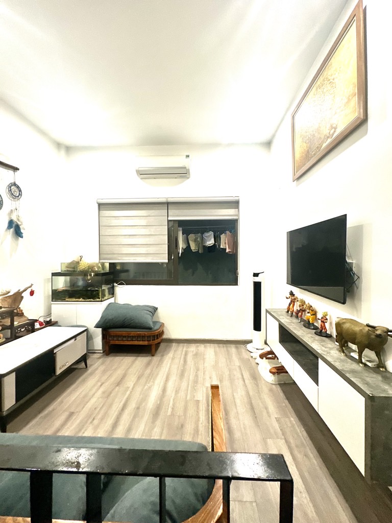 Bán nhà Bán đảo Linh Đàm - diện tích 50m2 5 tầng - ô tô hai tránh trước cửa nhà - giá 15,6 tỷ