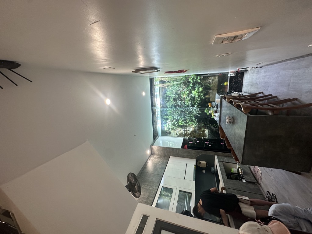 Bán nhà Bán đảo Linh Đàm - diện tích 50m2 5 tầng - ô tô hai tránh trước cửa nhà - giá 15,6 tỷ