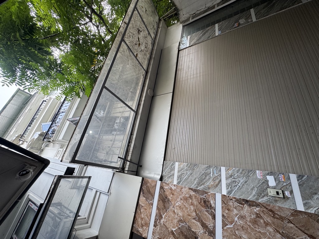 Bán nhà Ngõ Chùa Hưng Ký - diện tích 32m2 5 tầng - Ô tô đỗ cửa - giá 8,5 tỷ