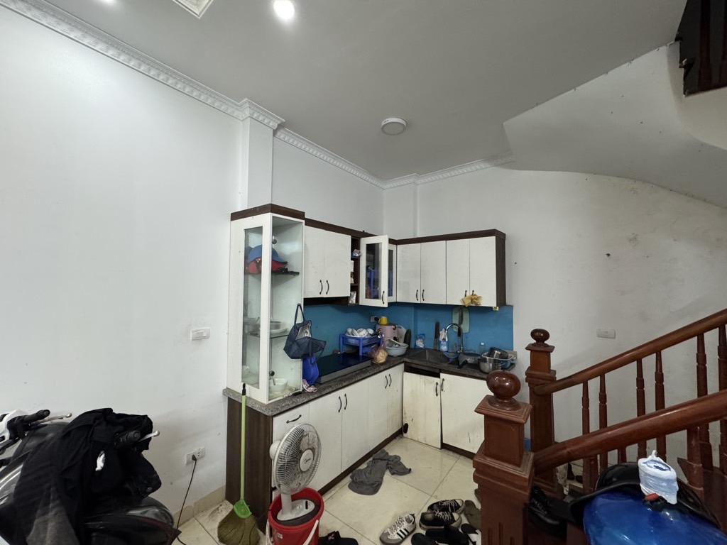 Bán nhà Ngõ Chùa Hưng Ký - diện tích 32m2 5 tầng - Ô tô đỗ cửa - giá 8,5 tỷ