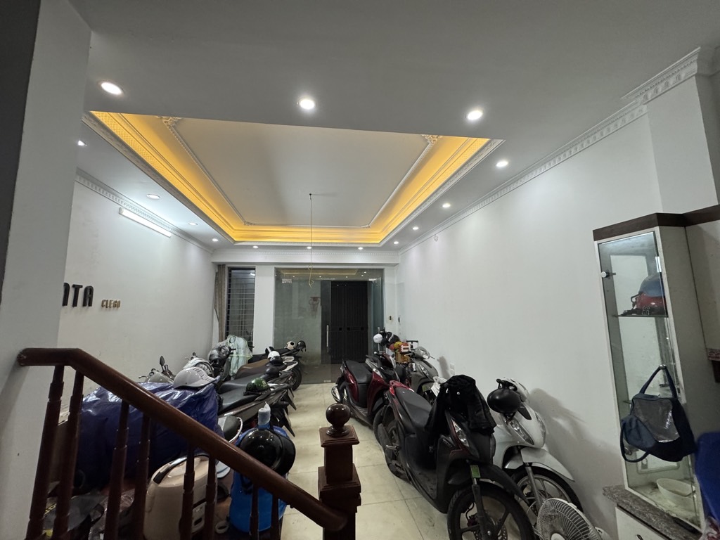 Bán nhà Ngõ Chùa Hưng Ký - diện tích 32m2 5 tầng - Ô tô đỗ cửa - giá 8,5 tỷ