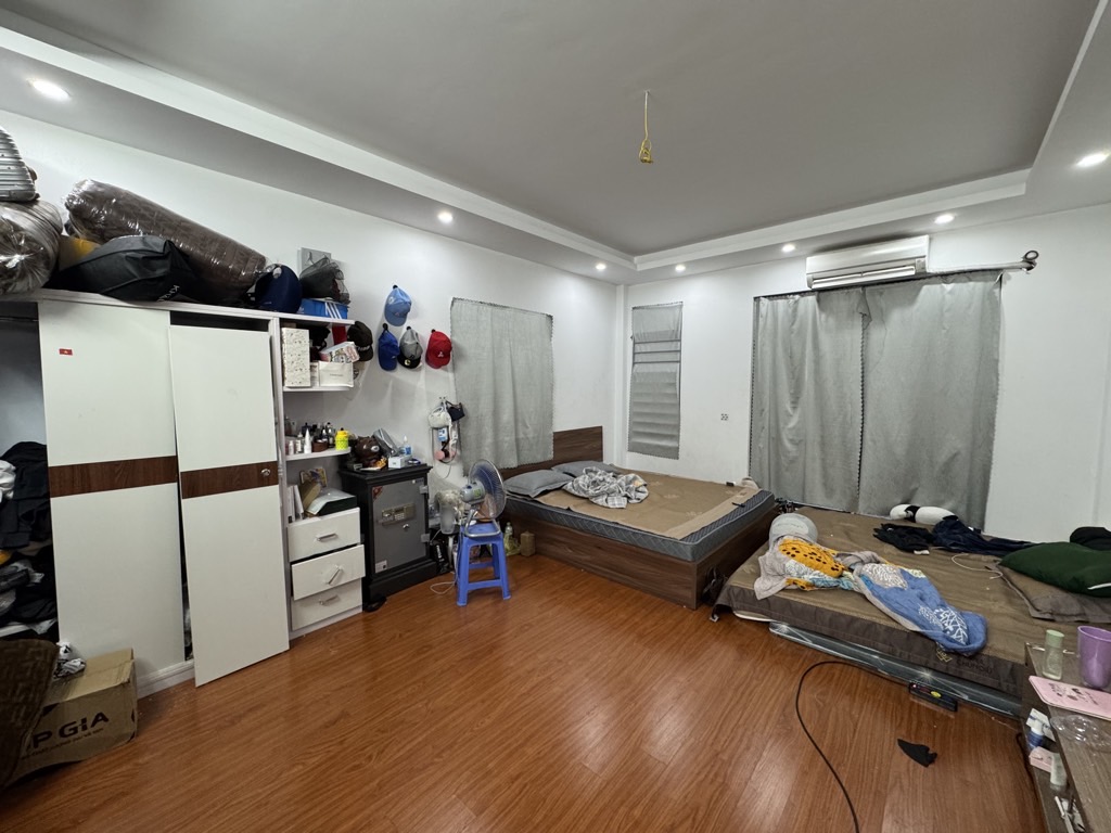 Bán nhà Ngõ Chùa Hưng Ký - diện tích 32m2 5 tầng - Ô tô đỗ cửa - giá 8,5 tỷ