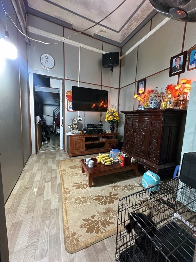 Bán nhà Nguyễn Khoái - diện tích 43.3m2 1 tầng - Mặt ngõ ba gác - giá 4,2 tỷ