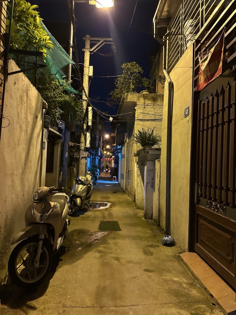 Bán nhà Nguyễn Khoái - diện tích 43.3m2 1 tầng - Mặt ngõ ba gác - giá 4,2 tỷ