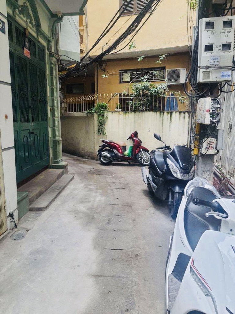 Bán nhà Trần Khát Chân - Bạch Mai - Phố Huế - Đại Cổ Việt (NHỈNH 4 TỶ) - 22m2 3 tầng - tặng GPXD -