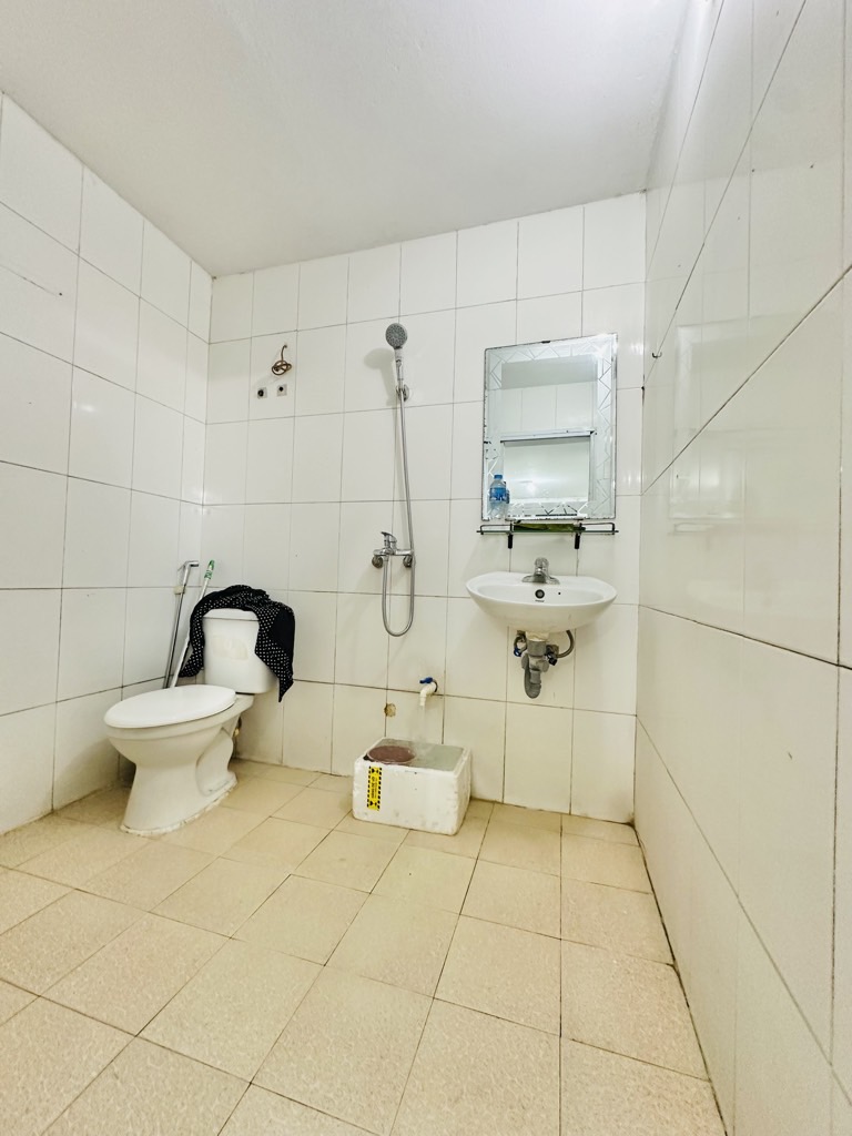 Bán nhà Ngõ 293 Tam Trinh - diện tích 33m2 2 tầng - Mặt ngõ chợ - giá 1,96 tỷ