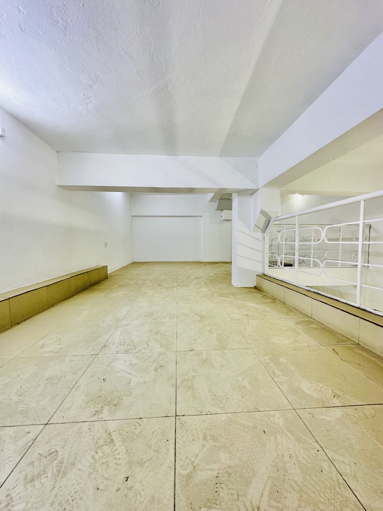 Bán nhà Ngõ 293 Tam Trinh - diện tích 33m2 2 tầng - Mặt ngõ chợ - giá 1,96 tỷ