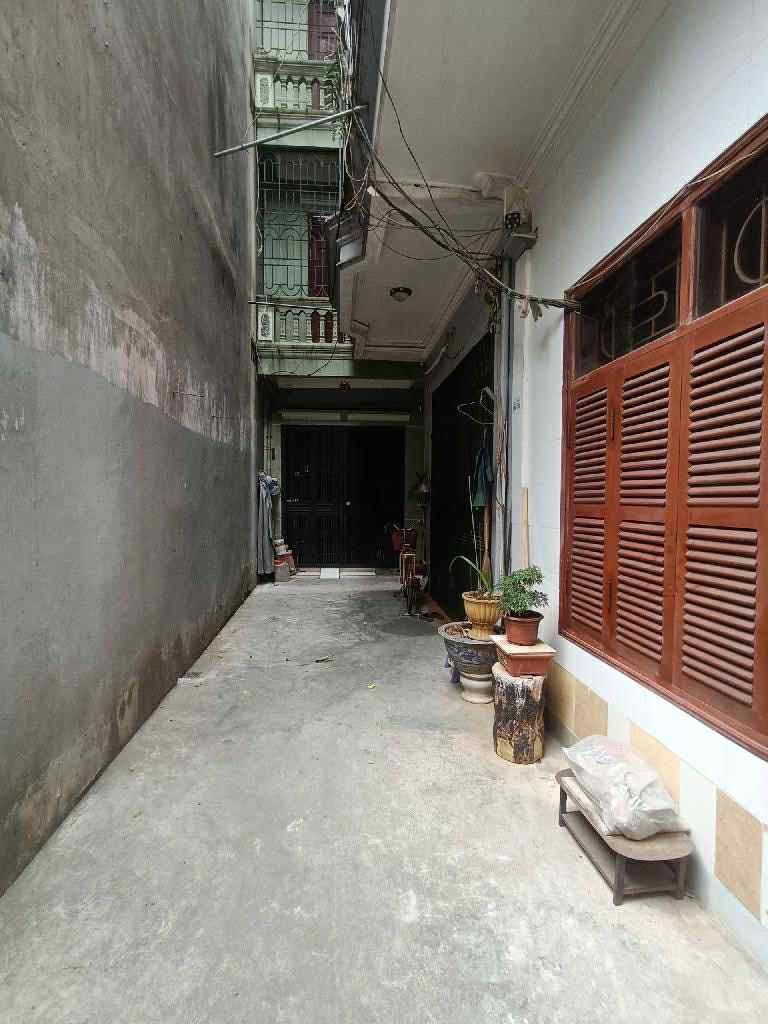 Bán nhà Triều Khúc - diện tích 28m2 2 tầng - Gần ô tô, tiện ích đầy đủ - giá 3,9 tỷ