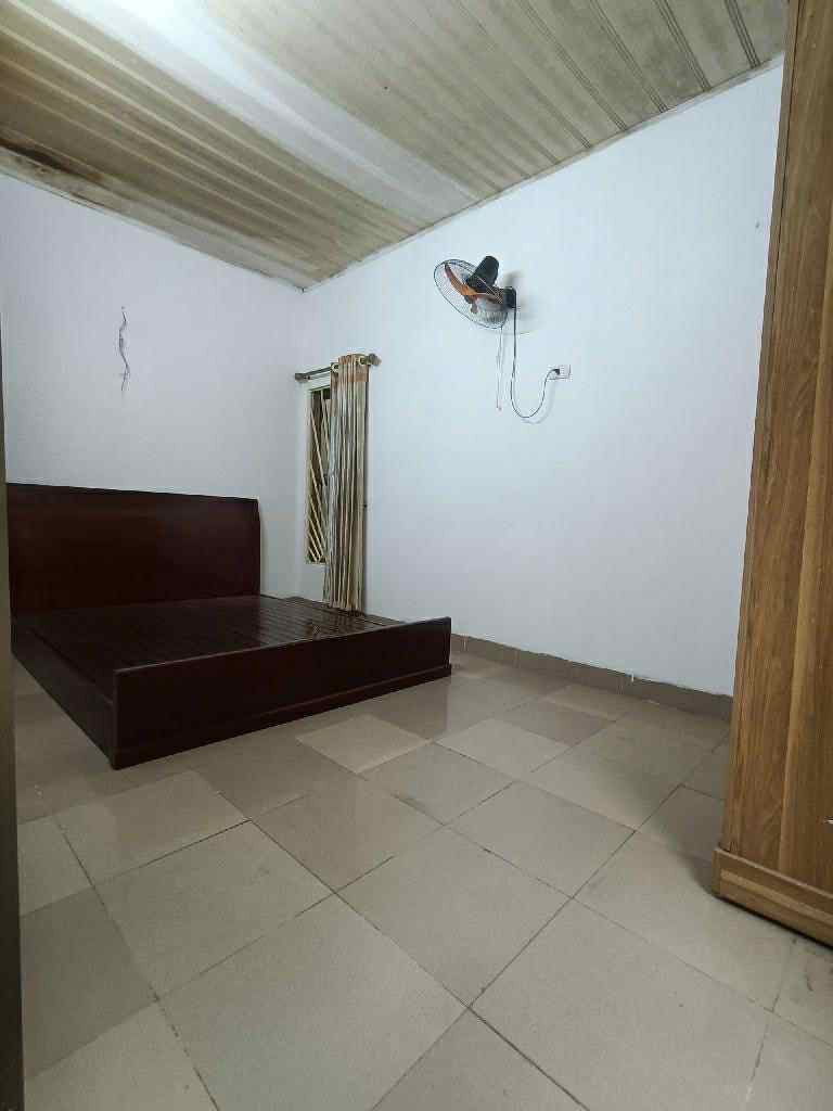 Bán nhà Triều Khúc - diện tích 28m2 2 tầng - Gần ô tô, tiện ích đầy đủ - giá 3,9 tỷ