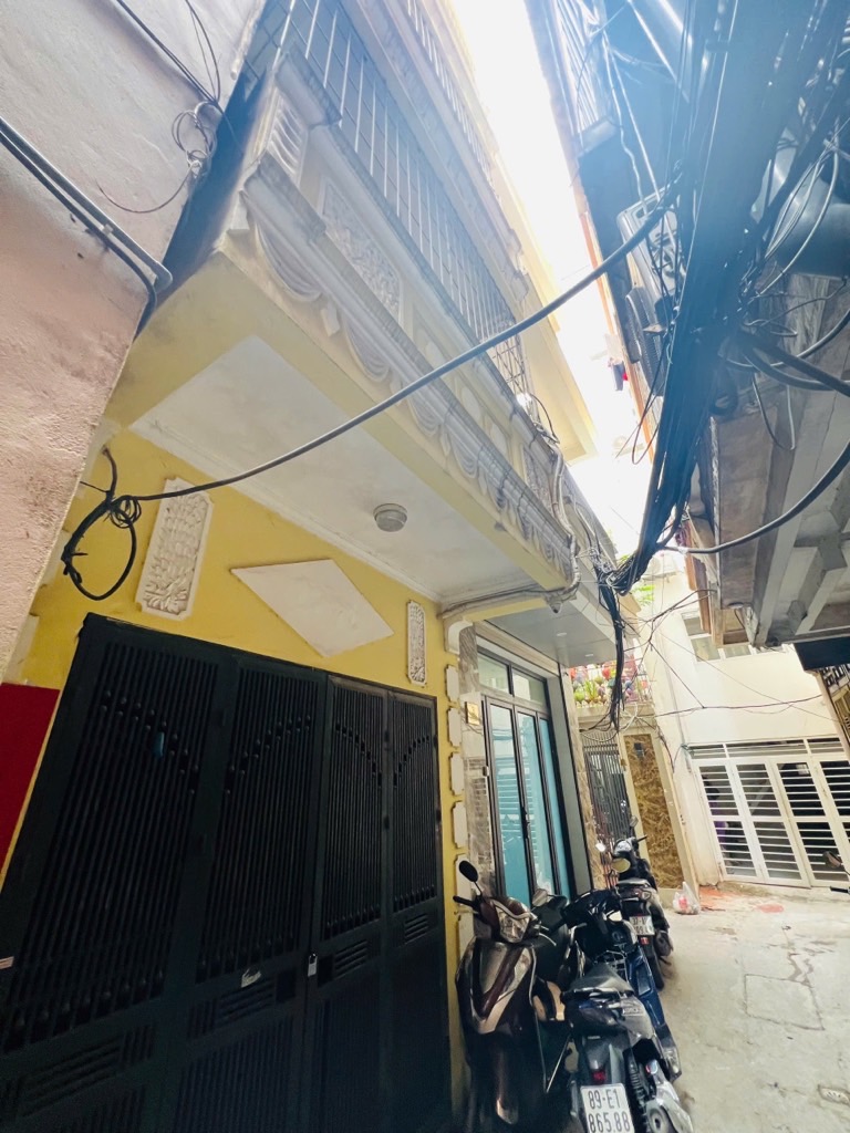 Bán nhà Ngõ Thống Nhất - diện tích 34,6m2 4 tầng - Vừa ở vừa cho thuê - giá 9,5 tỷ