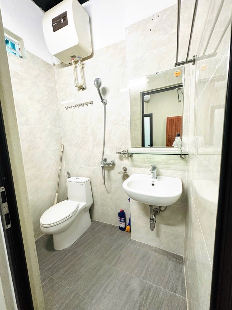 Bán nhà Lê Quý Đôn - Lương Yên - Lò Đúc - 2-m2 x 5 tầng - giá 3,95 tỷ