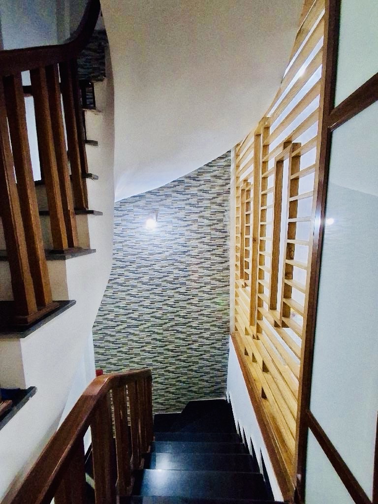 Bán nhà Kim Giang - Nguyễn Xiển - 35.3m2 5 tầng - lô góc đẹp - gần phố - giá 9,5 tỷ