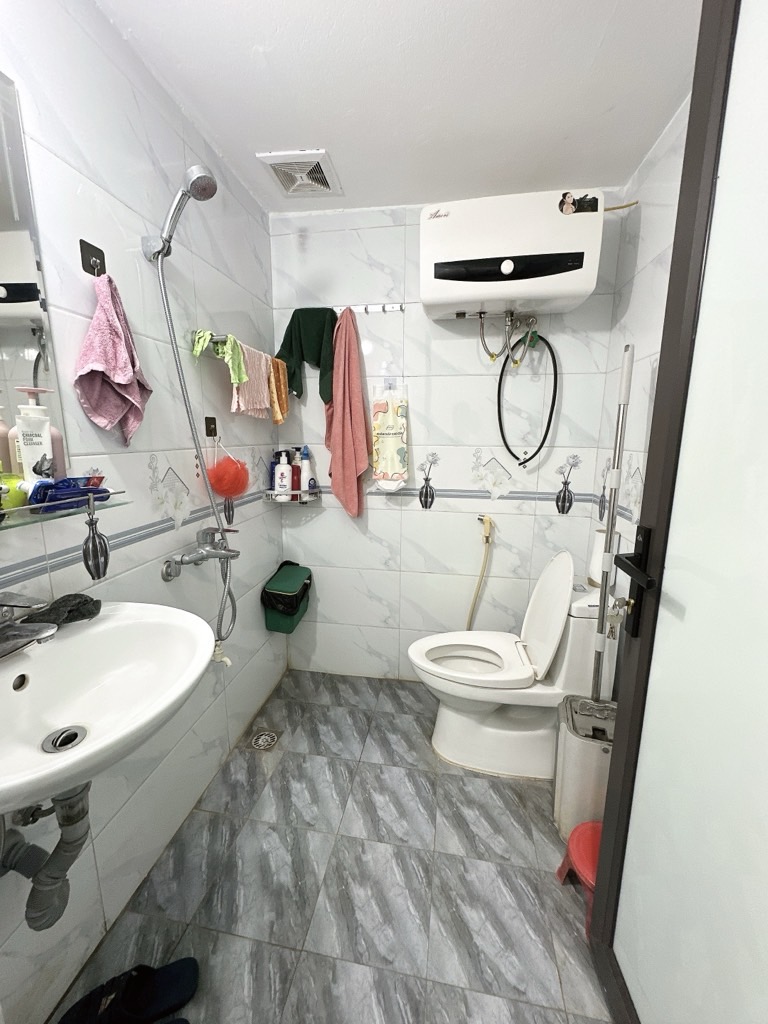 Bán nhà Nguyễn Khoái - diện tích 37m2 3 tầng - Ngõ rộng thoáng - giá 5 tỷ