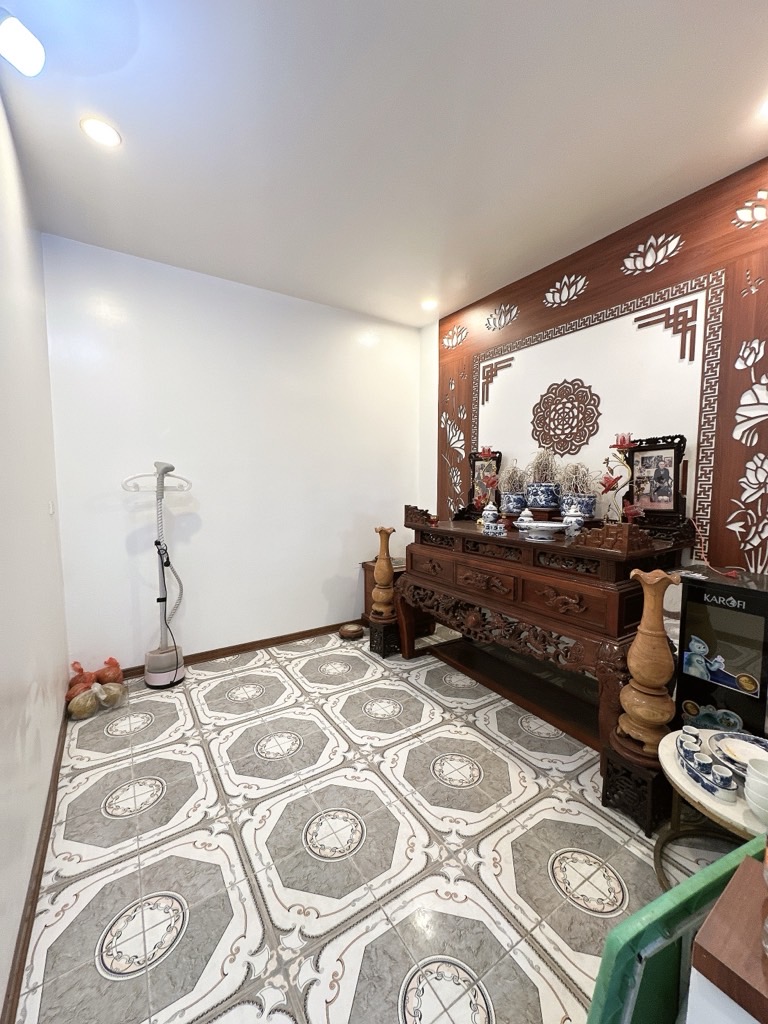 Bán nhà Nguyễn Khoái - diện tích 37m2 3 tầng - Ngõ rộng thoáng - giá 5 tỷ