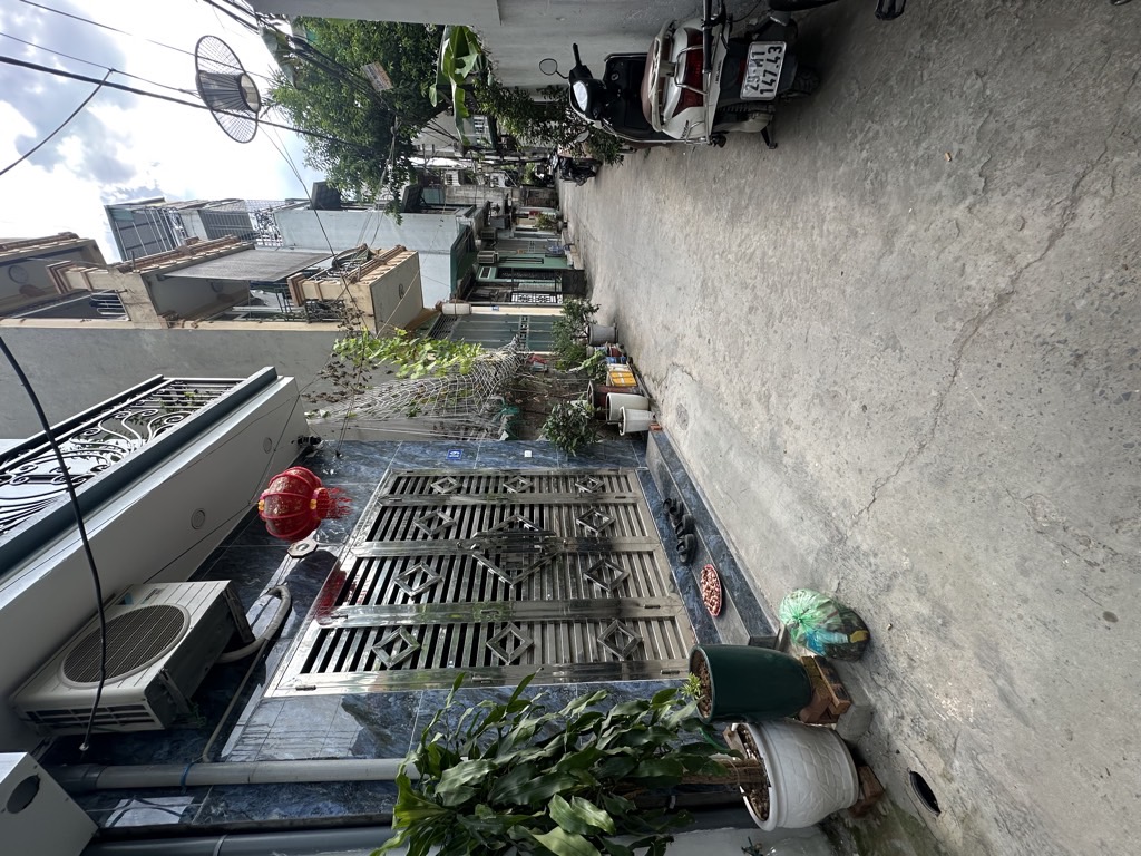 Bán nhà Nguyễn Khoái - diện tích 37m2 3 tầng - Ngõ rộng thoáng - giá 5 tỷ