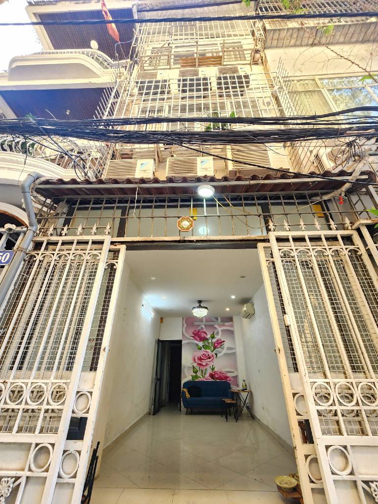 Bán nhà Trịnh Hoài Đức - diện tích 36.3m2 3 tầng - ngõ ô tô tránh - giá 13,5 tỷ