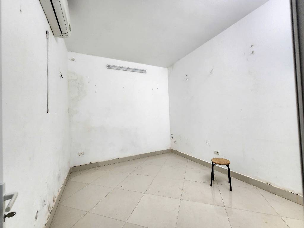 Bán nhà Trịnh Hoài Đức - diện tích 36.3m2 3 tầng - ngõ ô tô tránh - giá 13,5 tỷ