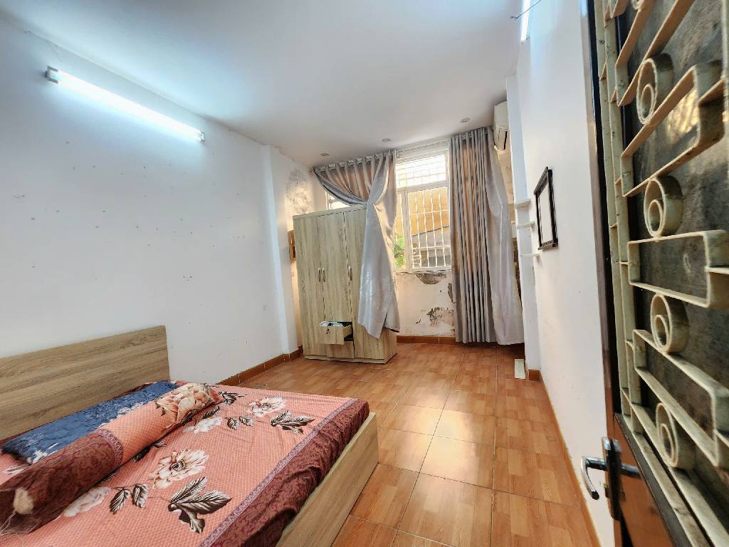 Bán nhà Trịnh Hoài Đức - diện tích 36.3m2 3 tầng - ngõ ô tô tránh - giá 13,5 tỷ