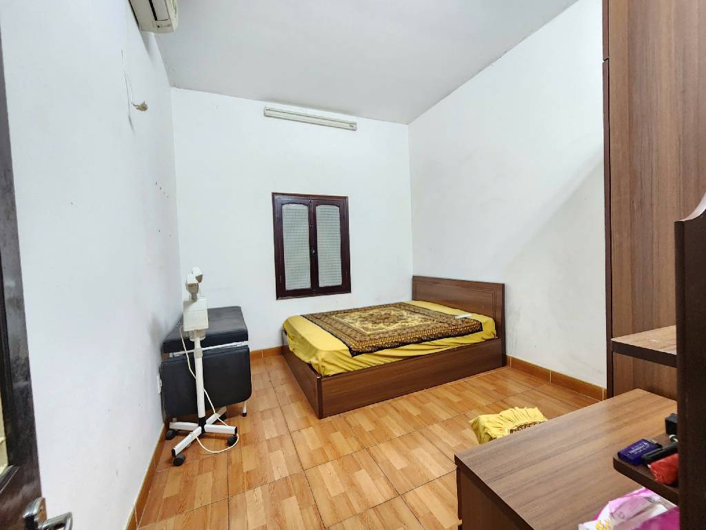 Bán nhà Trịnh Hoài Đức - diện tích 36.3m2 3 tầng - ngõ ô tô tránh - giá 13,5 tỷ