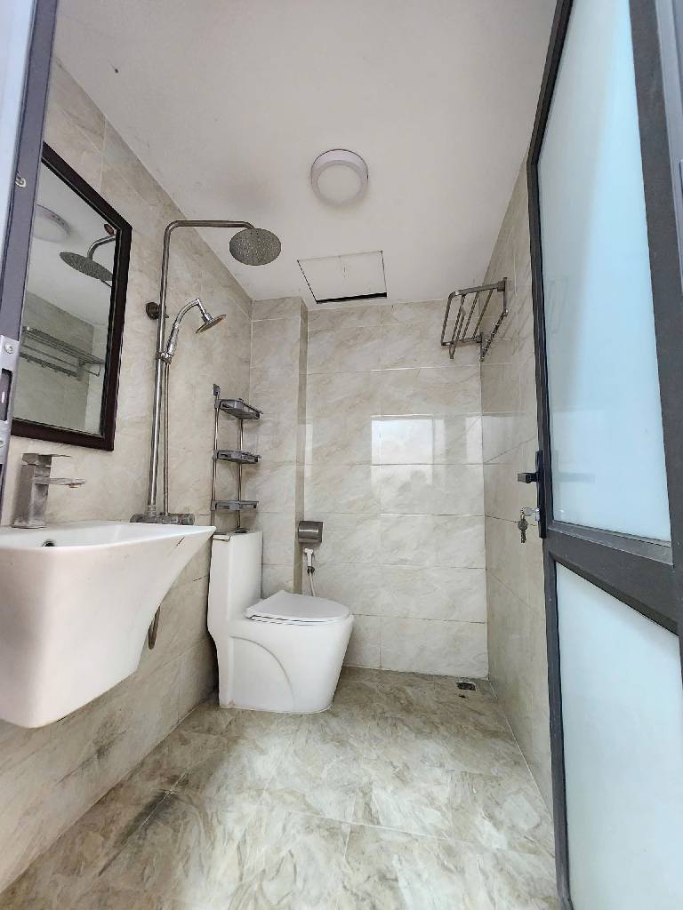 Bán nhà Trịnh Hoài Đức - diện tích 36.3m2 3 tầng - ngõ ô tô tránh - giá 13,5 tỷ