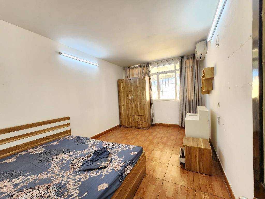 Bán nhà Trịnh Hoài Đức - diện tích 36.3m2 3 tầng - ngõ ô tô tránh - giá 13,5 tỷ