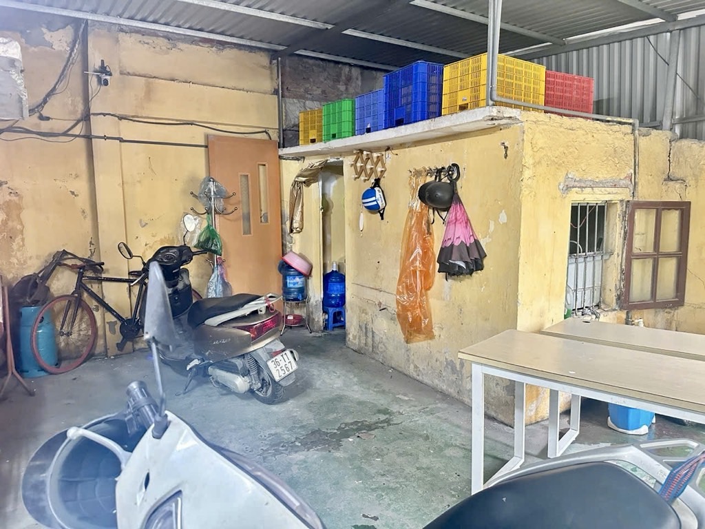 Bán nhà Tân Mai - diện tích 120m2 1 tầng - ô tô tránh - giá 9,4 tỷ