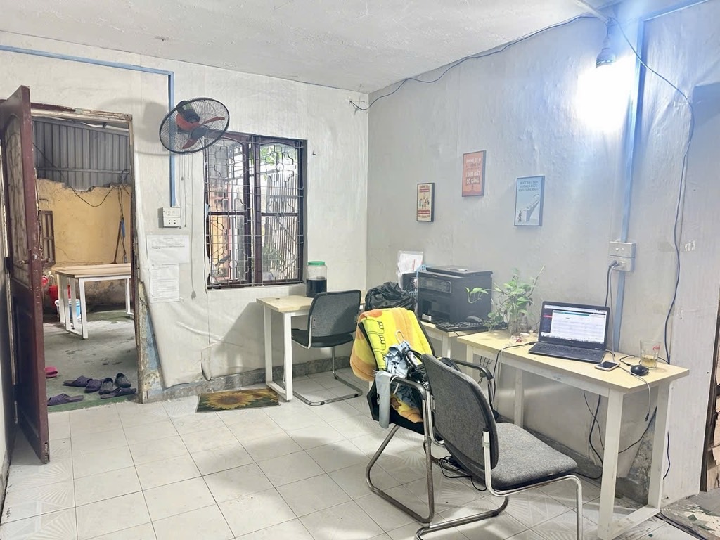 Bán nhà Tân Mai - diện tích 120m2 1 tầng - ô tô tránh - giá 9,4 tỷ