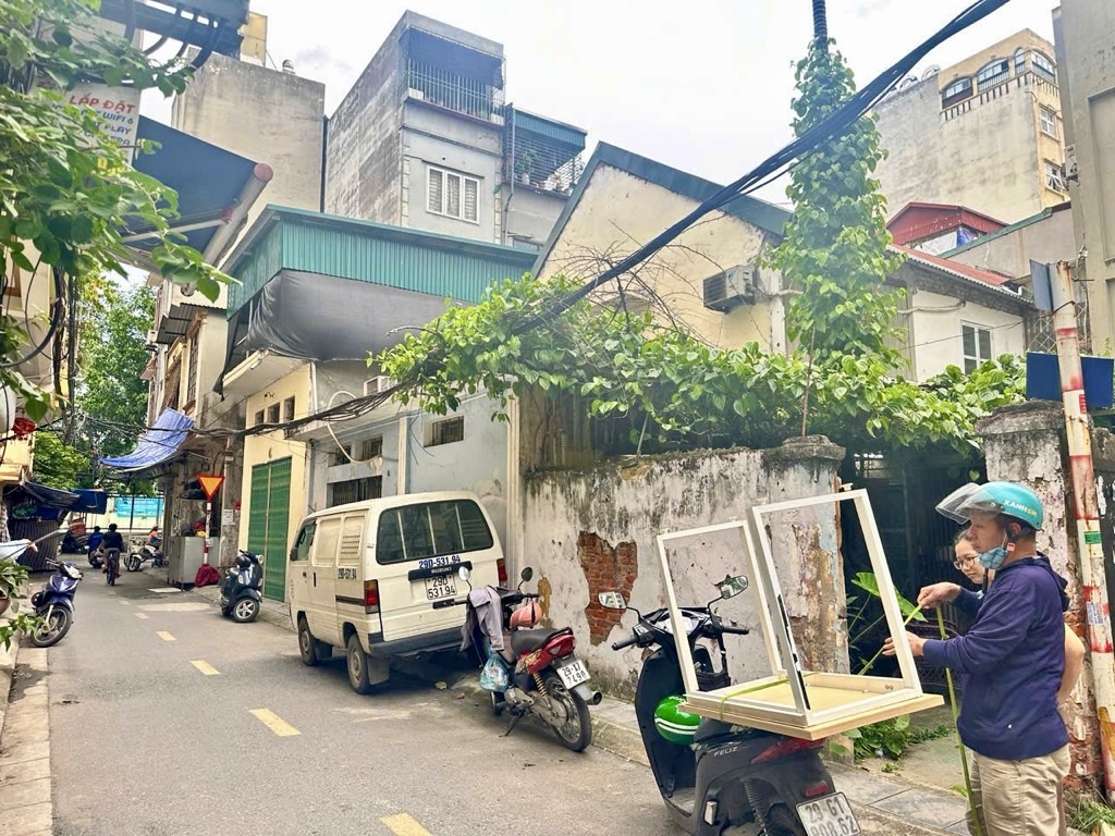 Bán nhà Tân Mai - diện tích 120m2 1 tầng - ô tô tránh - giá 9,4 tỷ