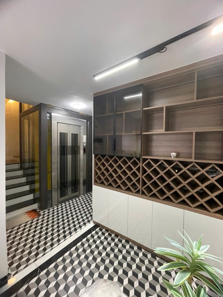 Bán nhà Tây Sơn - 30m2 6 tầng thang máy - 2 mặt thoáng gần phố - giá 10,5 tỷ