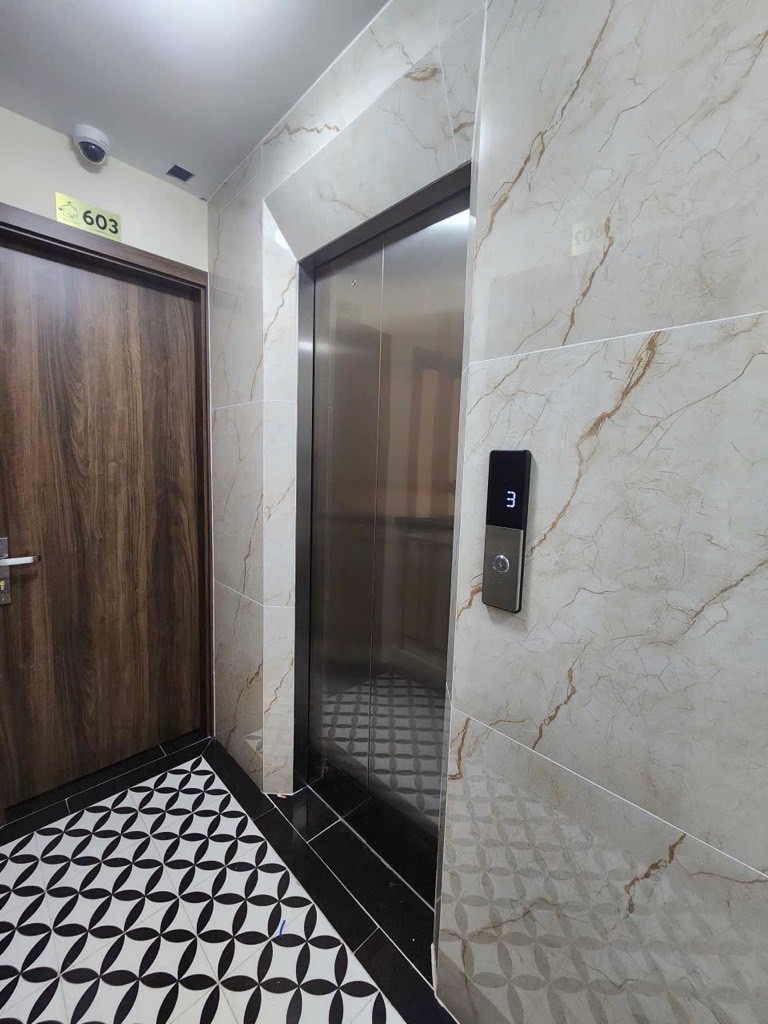 Bán nhà Chùa Láng - diện tích 80m2 6 tầng - Căn hộ dịch vụ mới, full nội thất - giá 22,5 tỷ