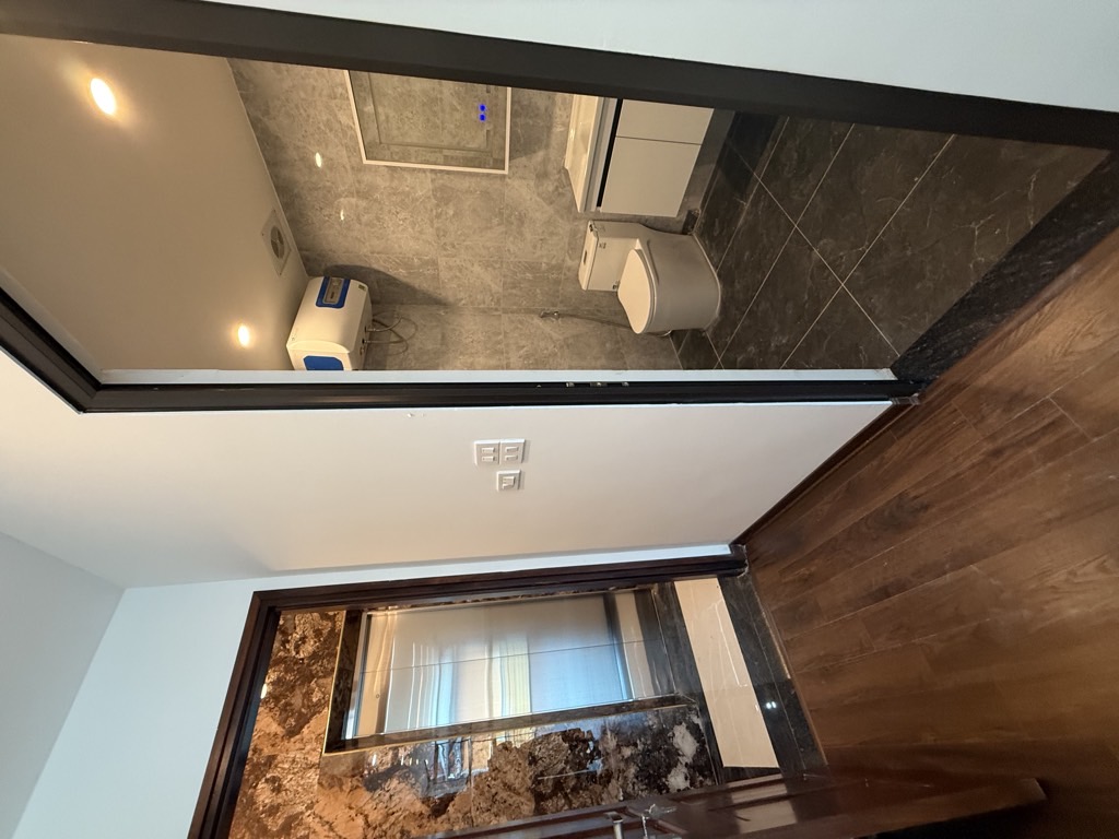 Bán nhà Lạc Trung - diện tích 44m2 6 tầng - Mặt ngõ to ô tô tránh - giá 16,2 tỷ