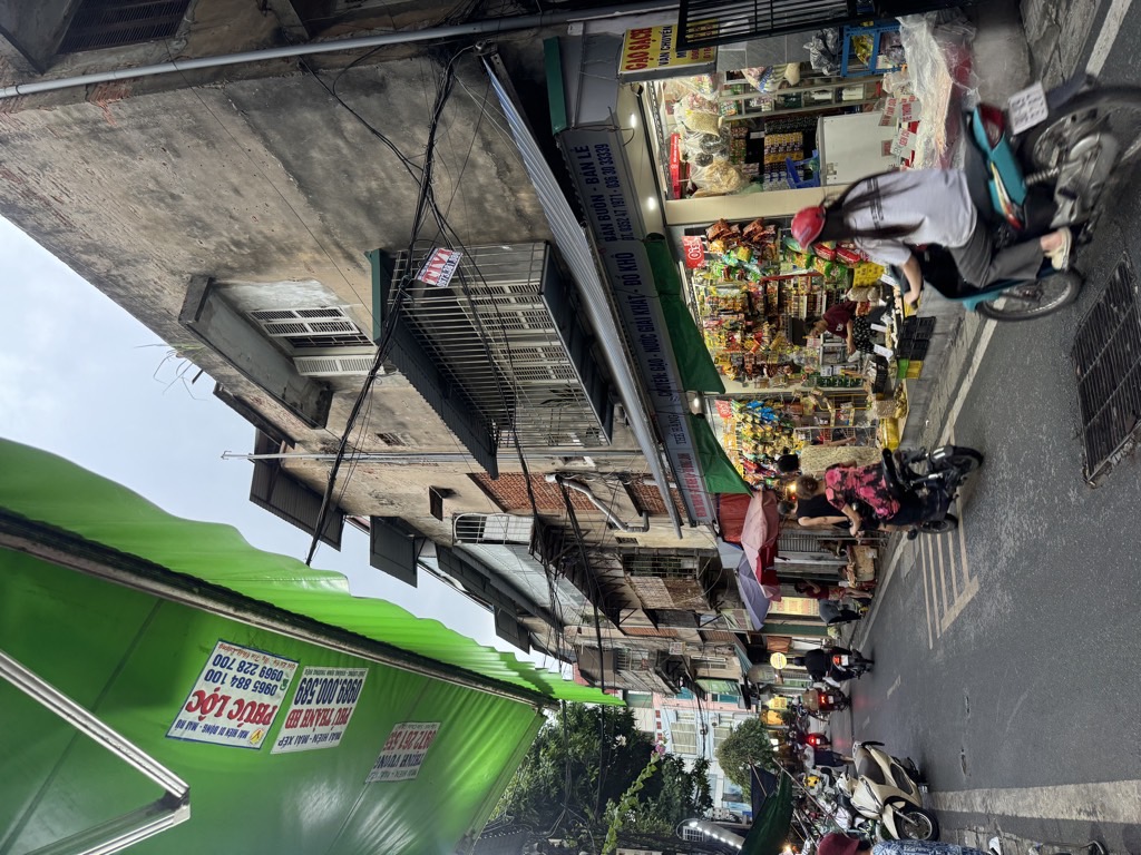 Bán nhà Bùi Ngọc Dương - diện tích 130m2 1 tầng - ô tô tránh - giá 14 tỷ