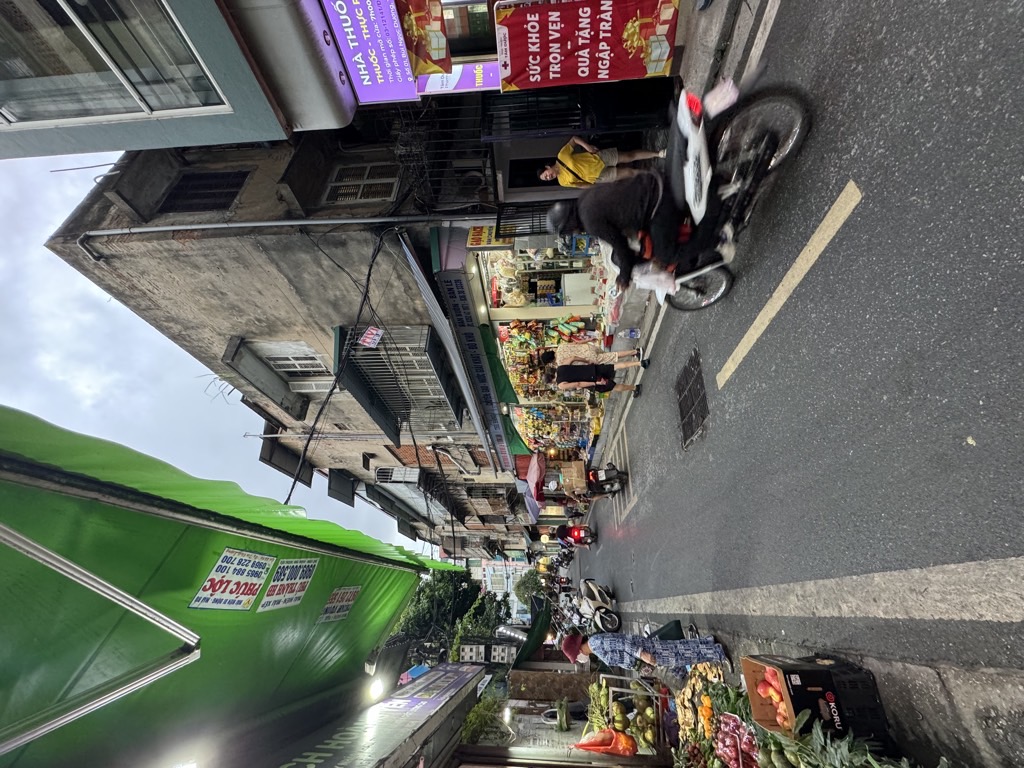 Bán nhà Bùi Ngọc Dương - diện tích 130m2 1 tầng - ô tô tránh - giá 14 tỷ