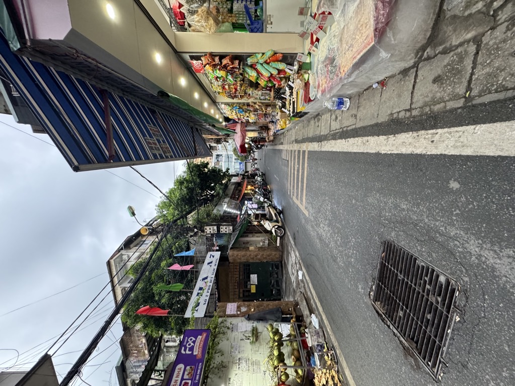 Bán nhà Bùi Ngọc Dương - diện tích 130m2 1 tầng - ô tô tránh - giá 14 tỷ