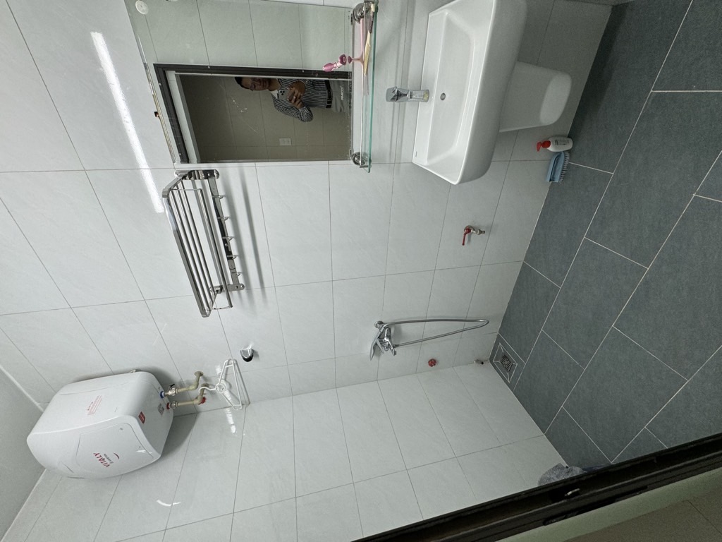 Bán nhà Bùi Ngọc Dương - diện tích 130m2 1 tầng - ô tô tránh - giá 14 tỷ