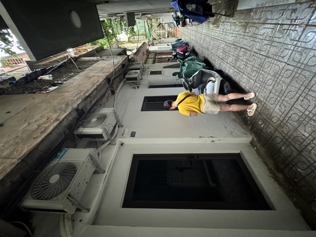 Bán nhà Bùi Ngọc Dương - diện tích 130m2 1 tầng - ô tô tránh - giá 14 tỷ