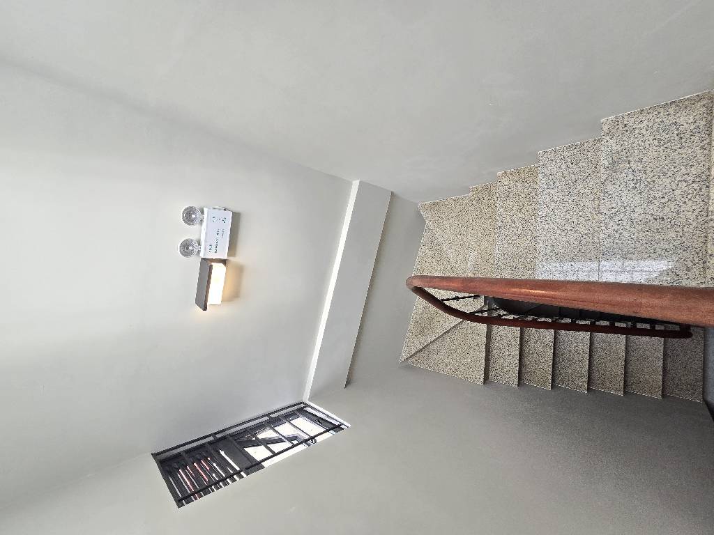 Bán nhà Hoàng Mai - diện tích 75m2 6 tầng - Thang máy xịn sò - giá 18,3 tỷ