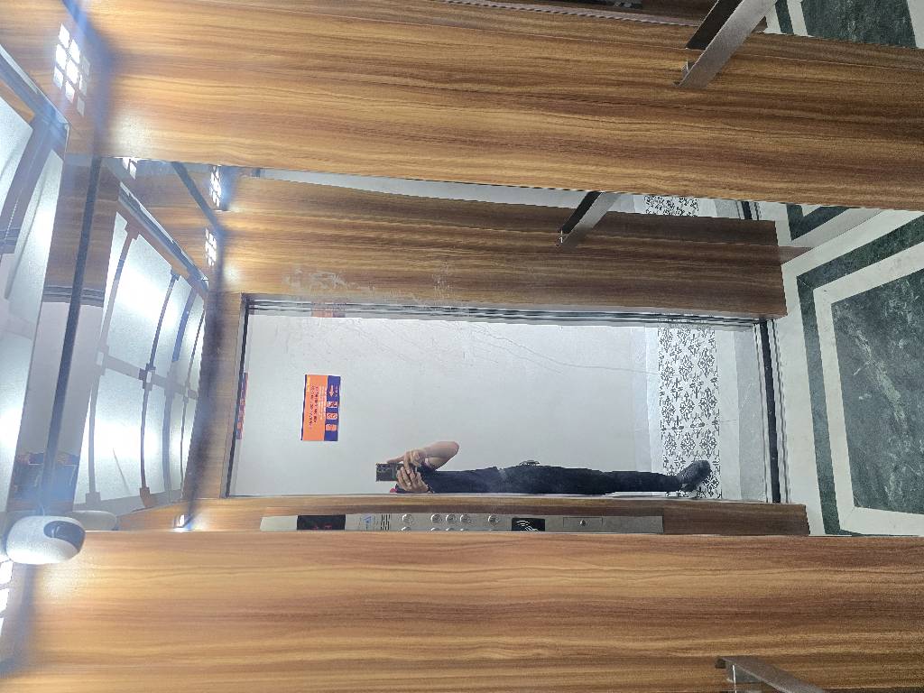 Bán nhà Hoàng Mai - diện tích 75m2 6 tầng - Thang máy xịn sò - giá 18,3 tỷ