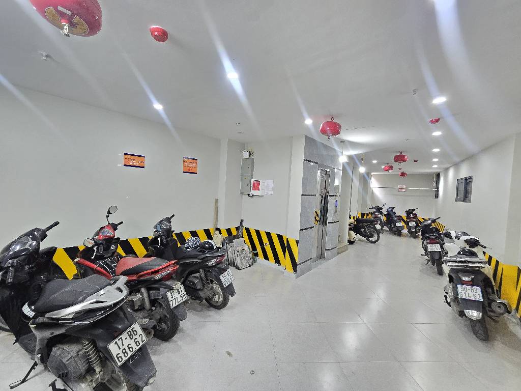 Bán nhà Hoàng Mai - diện tích 75m2 6 tầng - Thang máy xịn sò - giá 18,3 tỷ