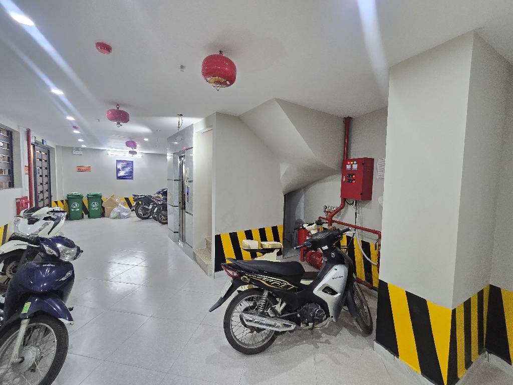 Bán nhà Hoàng Mai - diện tích 75m2 6 tầng - Thang máy xịn sò - giá 18,3 tỷ