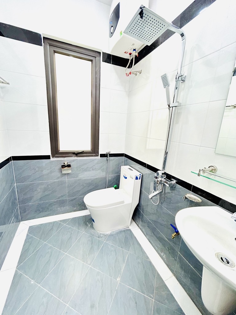 Bán nhà Nam Dư - diện tích 45m2 6 tầng - Ô TÔ ĐỖ CỬA - giá 11,6 tỷ