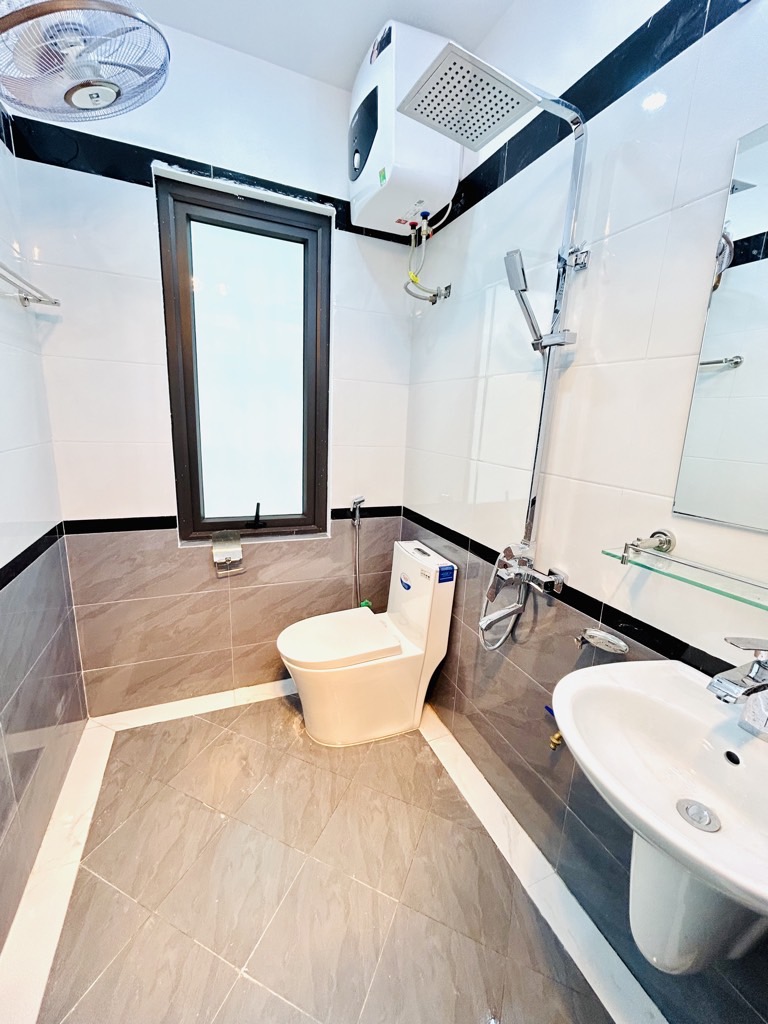 Bán nhà Nam Dư - diện tích 45m2 6 tầng - Ô TÔ ĐỖ CỬA - giá 11,6 tỷ