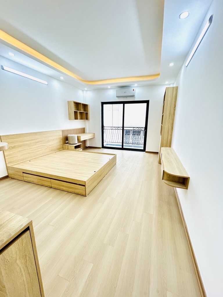 Bán nhà Nam Dư - diện tích 45m2 6 tầng - Ô TÔ ĐỖ CỬA - giá 11,6 tỷ