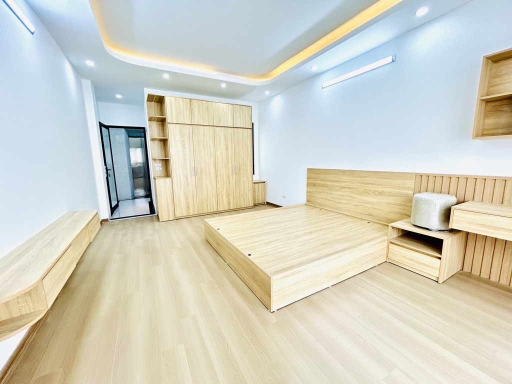 Bán nhà Nam Dư - diện tích 45m2 6 tầng - Ô TÔ ĐỖ CỬA - giá 11,6 tỷ